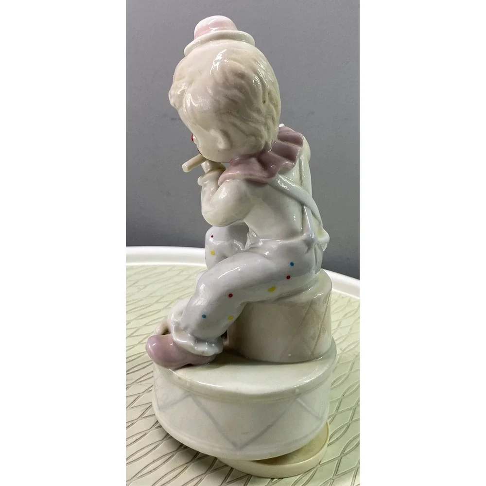 RARE VINTAGE PAUL SEBASTIAN MUSIC BOX PORCELAIN CLOWN PLAYING FLUTE‎ W/DOG